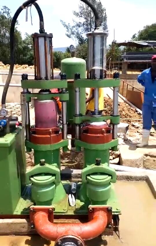 華星陶瓷柱(zhu)塞泵-國外客戶使(shǐ)用現場