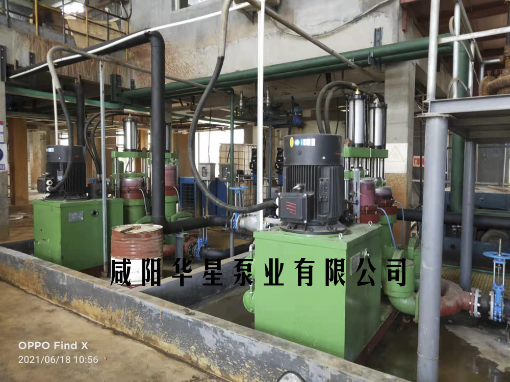 YB300-40柱塞泥(ni)漿泵市政(zhèng)污水處理(lǐ)現場