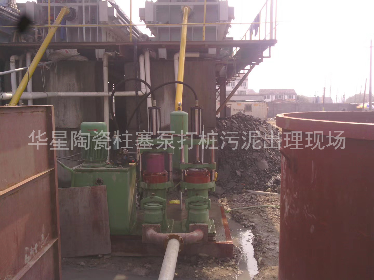 陶瓷柱塞(sai)泵使用現場(chang)房地産打樁(zhuang)污泥出理