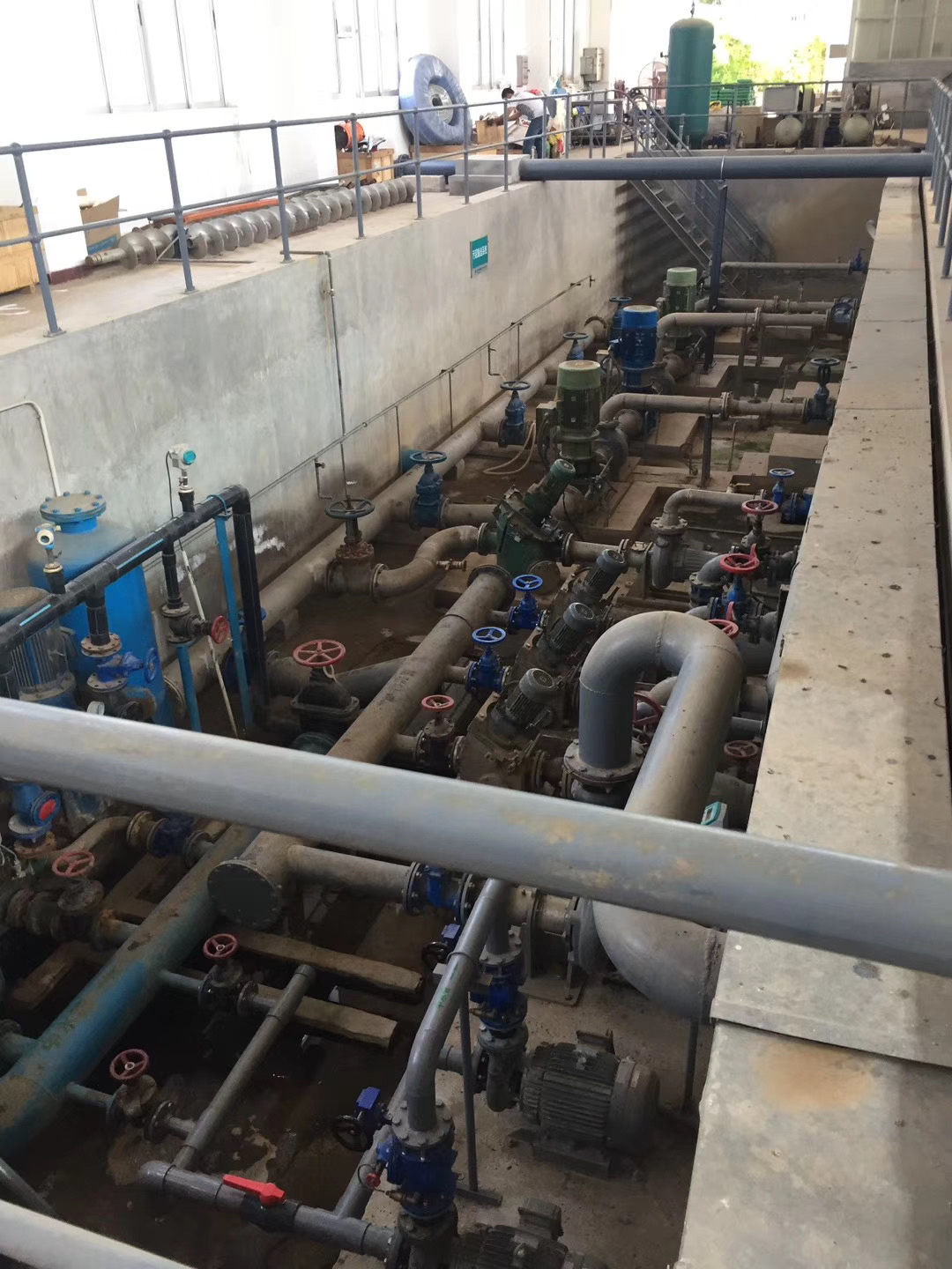 陶(tao)瓷柱塞泵使(shi)用現場城市(shi)生活污水處(chu)理