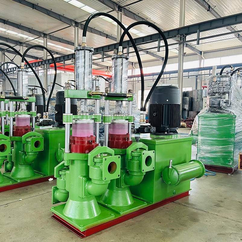 YB200液(ye)壓陶瓷柱塞(sai)泵4