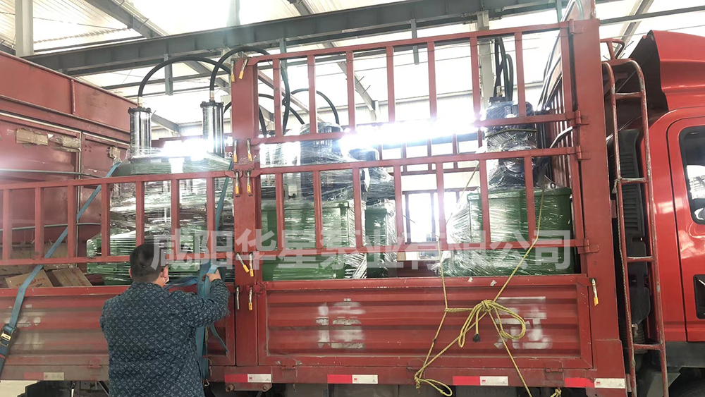 YB200陶(táo)瓷柱塞泵發貨(huo)