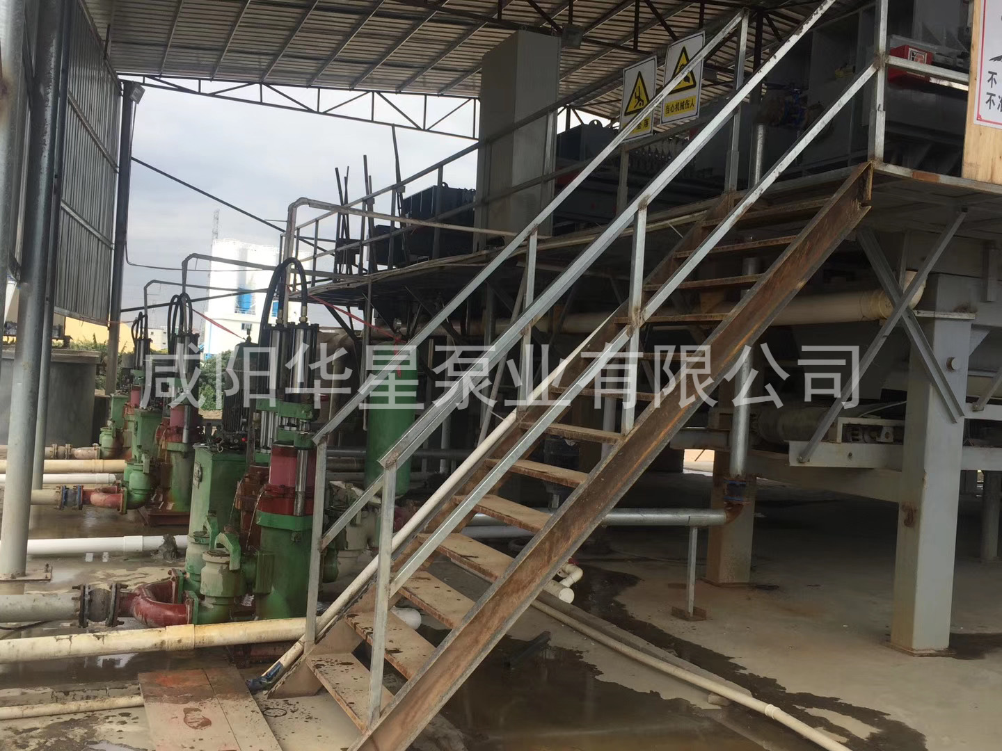 壓濾機入(rù)料泵結構簡單、易(yi)維修、結構設計